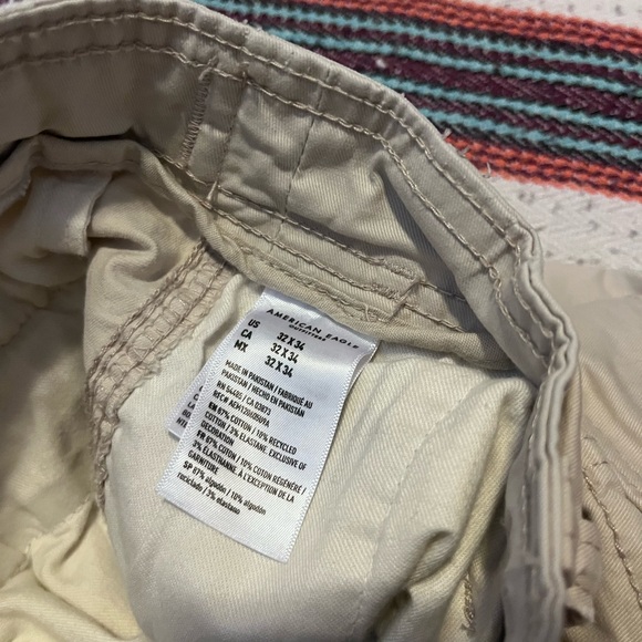 American Eagle cargos - Picture 3 of 5